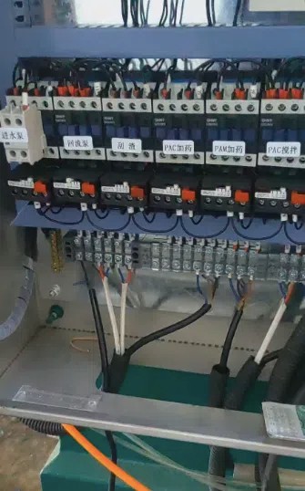 山東路友報廢汽車拆解線駐扎山西 ,售后現(xiàn)場教學(xué)工人實操