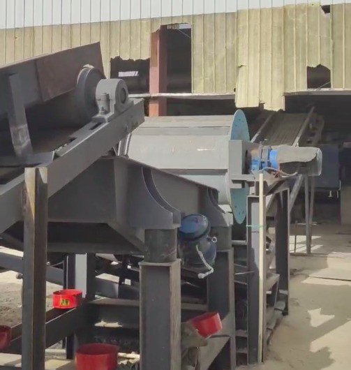 非洲地區(qū)路友破碎機(jī)使用現(xiàn)場(chǎng)