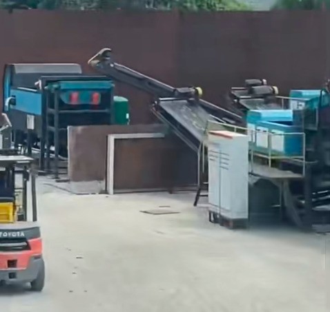 450破碎機(jī)?精細(xì)化分選設(shè)備 在日本東京現(xiàn)場(chǎng)。