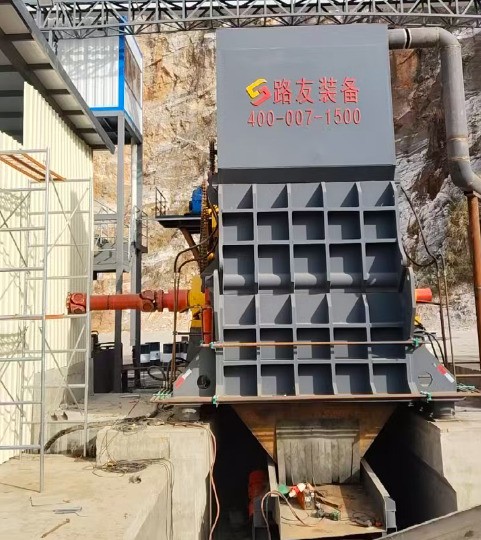 遠(yuǎn)離城市喧囂，山腳下獨(dú)美